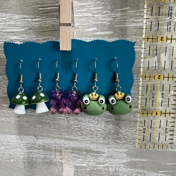 Set Of 3 New Hanging Earrings - Picture 3 of 4